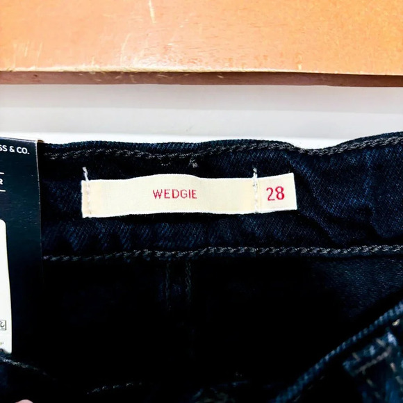 LEVI'S Wedgie black tapered women's jeans - Picture 9 of 12